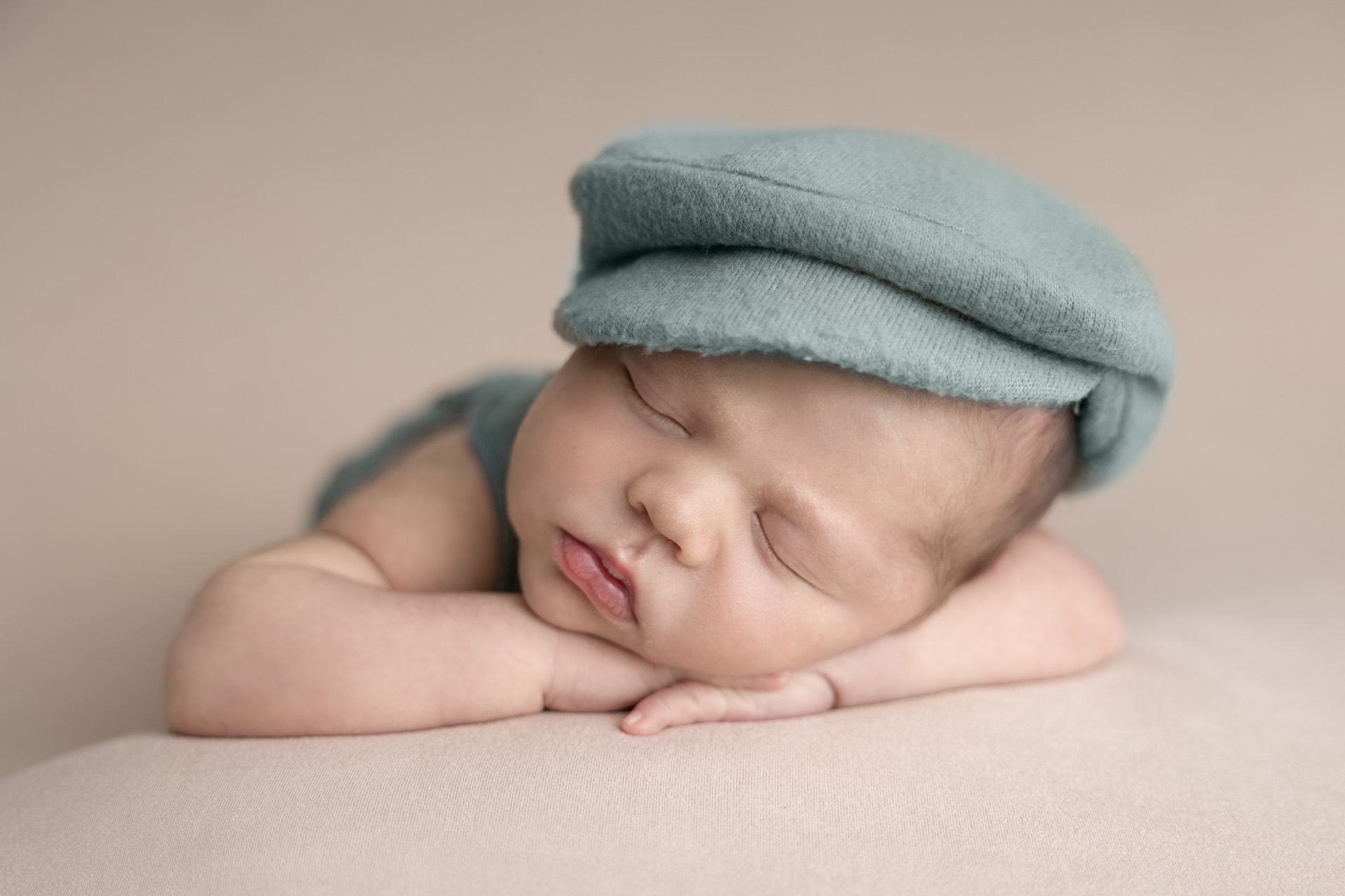 Fotografía bebé recién nacido estudio profesional newborn